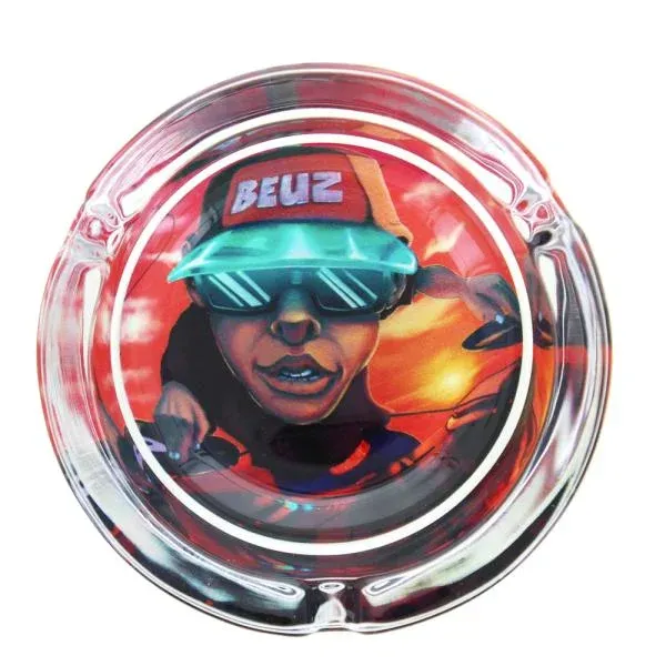 Le cendrier en verre Beuz DJ qui mixe